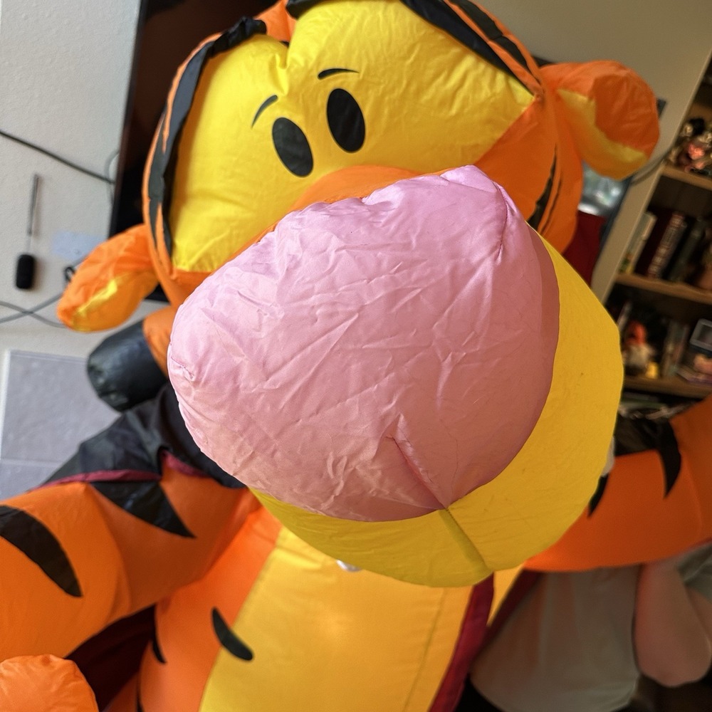 Gemmy Disney Tigger Airblown Inflatable Halloween Over 7 Ft Rare 2003 Read - Picture 3 of 11